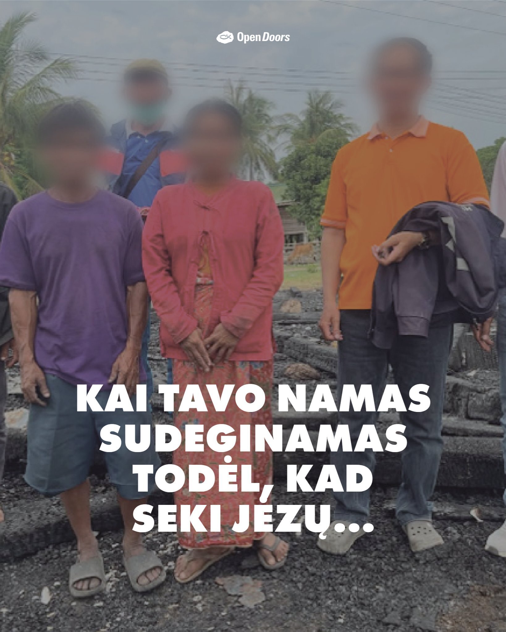 Laoso šeima atsisako išsižadėti tikėjimo po to, kai buvo sudegintas jų namas